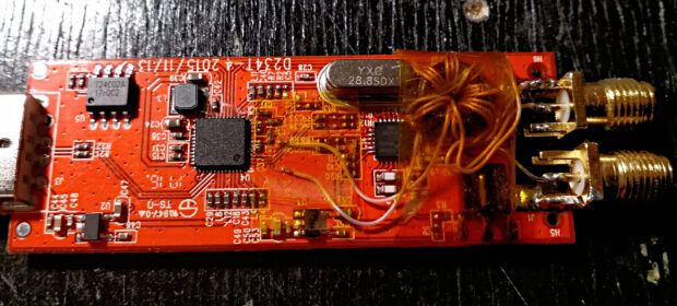ZetaSDR: Assembling a software defined radio with your own hands